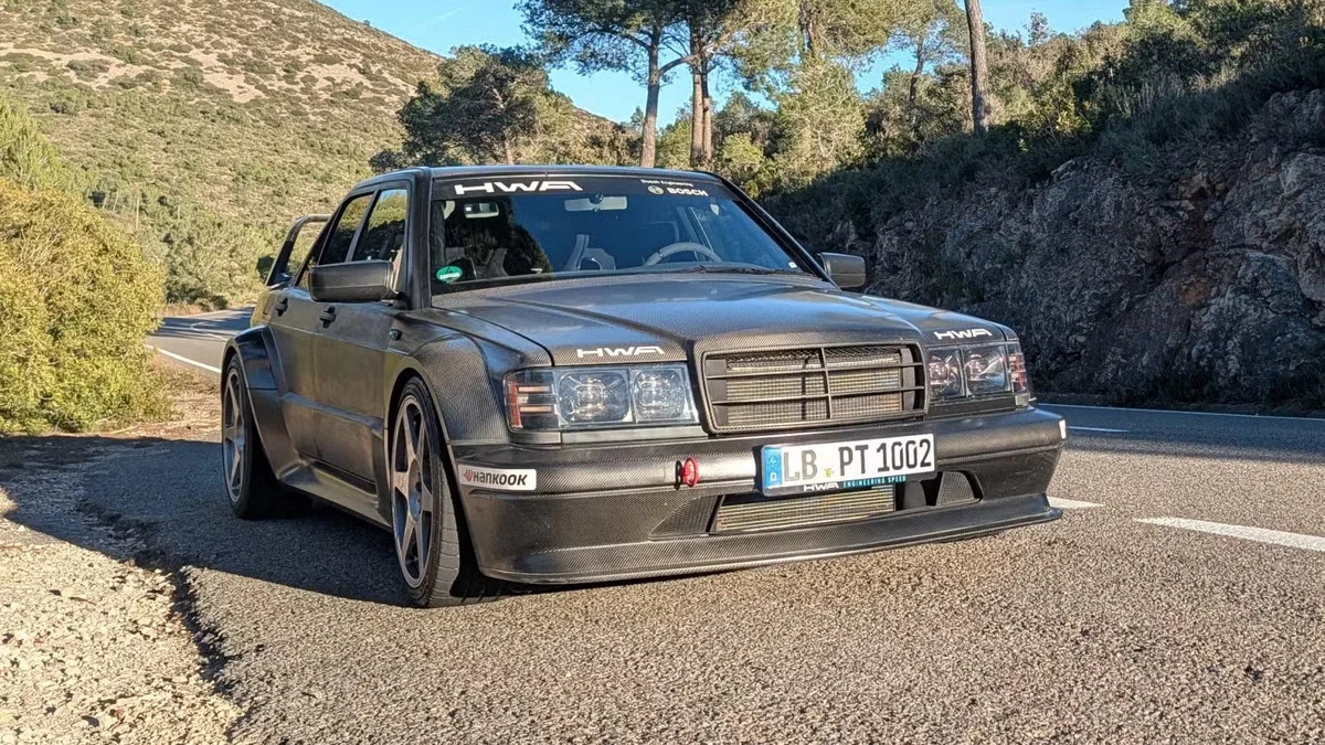 Возрождение легенды: возрождённый Mercedes‑Benz 190E Evo II прошёл испытания холодом и жарой