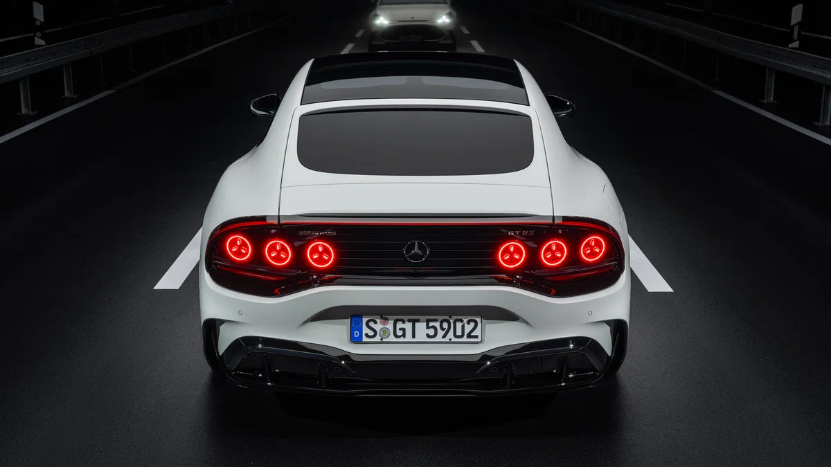Mercedes AMG GT новый электрический гиперкар 1169 л. с., разгон до 100 км/ч за 2,1 секунды