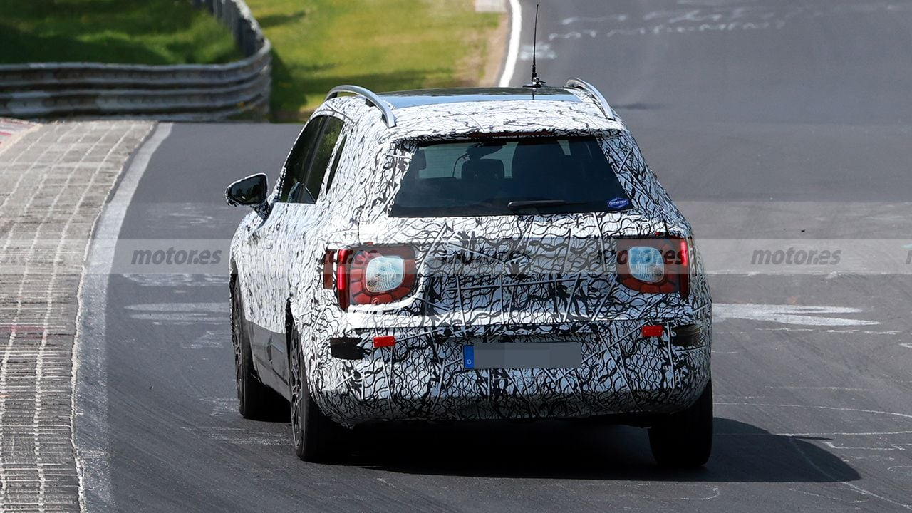 Новые фото демонстрируют внешность кроссовера Mercedes-Benz GLB 2026