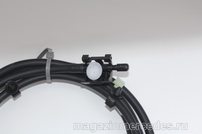Шланг омывателя лобового стекла с форсунками и обогревом для Мерседес (вид 9) Шланг омывателя лобового стекла с форсунками и обогревом для Мерседес (фото, вид 9)