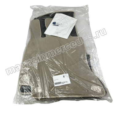 Коврики салона велюровые бежевые Mercedes C class W205 (вид 3) Коврики салона велюровые бежевые Mercedes C class W205 (фото, вид 3)