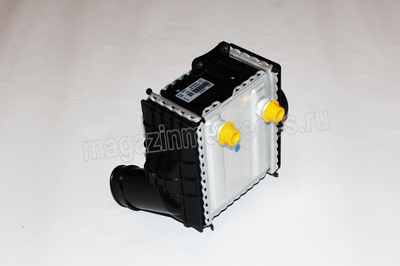 Радиатор охлаждения надув воздуха (интеркулер) (вид 4) Радиатор охлаждения надув воздуха (интеркулер) (фото, вид 4)