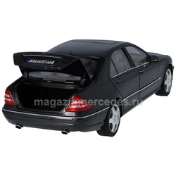 1:18   S55 AMG V220 Mercedes-Benz.  2