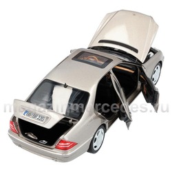 1:18   S600  Long V220 Mercedes-Benz.  2