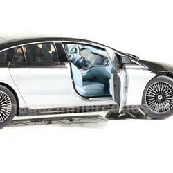1:18   Mercedes-Benz EQS V297 AMG-Line.  2