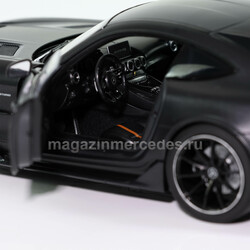   Mercedes-AMG GT   1:18.  2