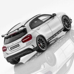   Mercedes GLA 45 AMG, X156, Edition 1, Designo Iridium Silver Magno.  2
