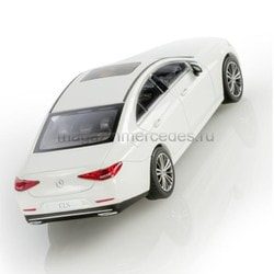   Mercedes CLS, Designo Diamond White Bright.  2