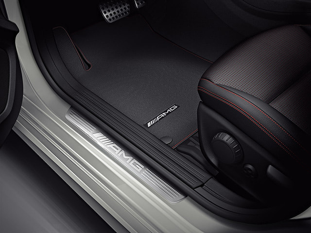 Накладки на пороги AMG для Mercedes GLA class X156 Накладки на пороги AMG для Mercedes GLA class X156