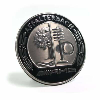 Эмблема AMG Аффальтербах бампер капот тёмный хром (Эмблема AMG Аффальтербах бампер капот тёмный хром A0008177109) Эмблема AMG Аффальтербах бампер капот тёмный хром (фото, Эмблема AMG Аффальтербах бампер капот тёмный хром A0008177109)