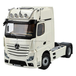  1:18 Mercedes-Benz Actros Giga Space Tractor ()