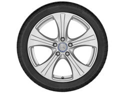    X253 C253   R18  PIRELLI SCORPION ICE ZERO 2